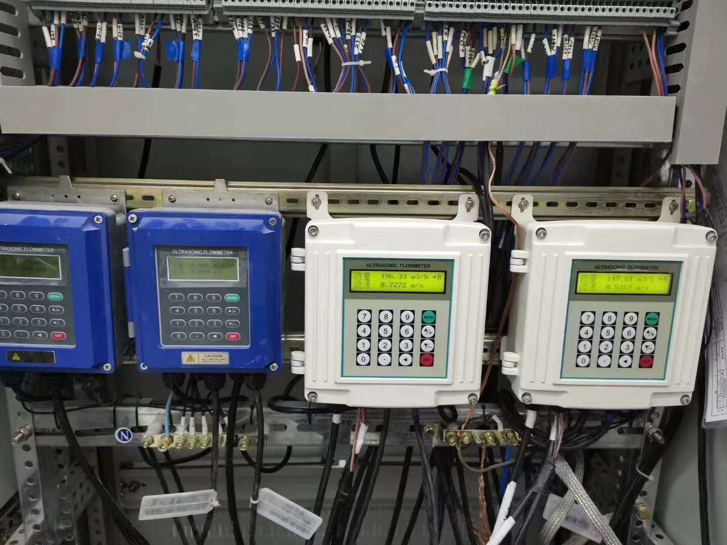 Installation drawing of wall-mounted ultrasonic flowmeter