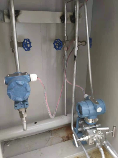 Pressure and differential pressure transmitters for field use Pressure and differential pressure transmitters for field use